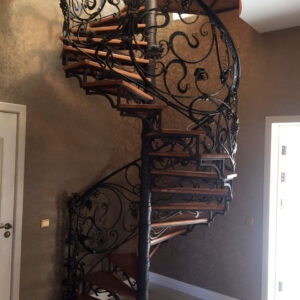 Металлическая лестница №1